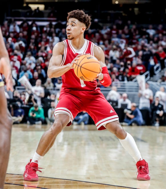 Indiana Hoosiers guard Rob Phinisee (1) looks to pass during the Crossroads Classic college basketball tournament on Saturday, Dec. 18, 2021, at Gainbridge Fieldhouse in Indianapolis. The Notre Dame Fighting Irish took on the Indiana Hoosiers.